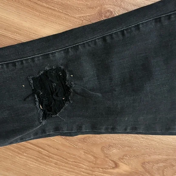 Black Distressed Women's Jeans - Picture 9 of 9